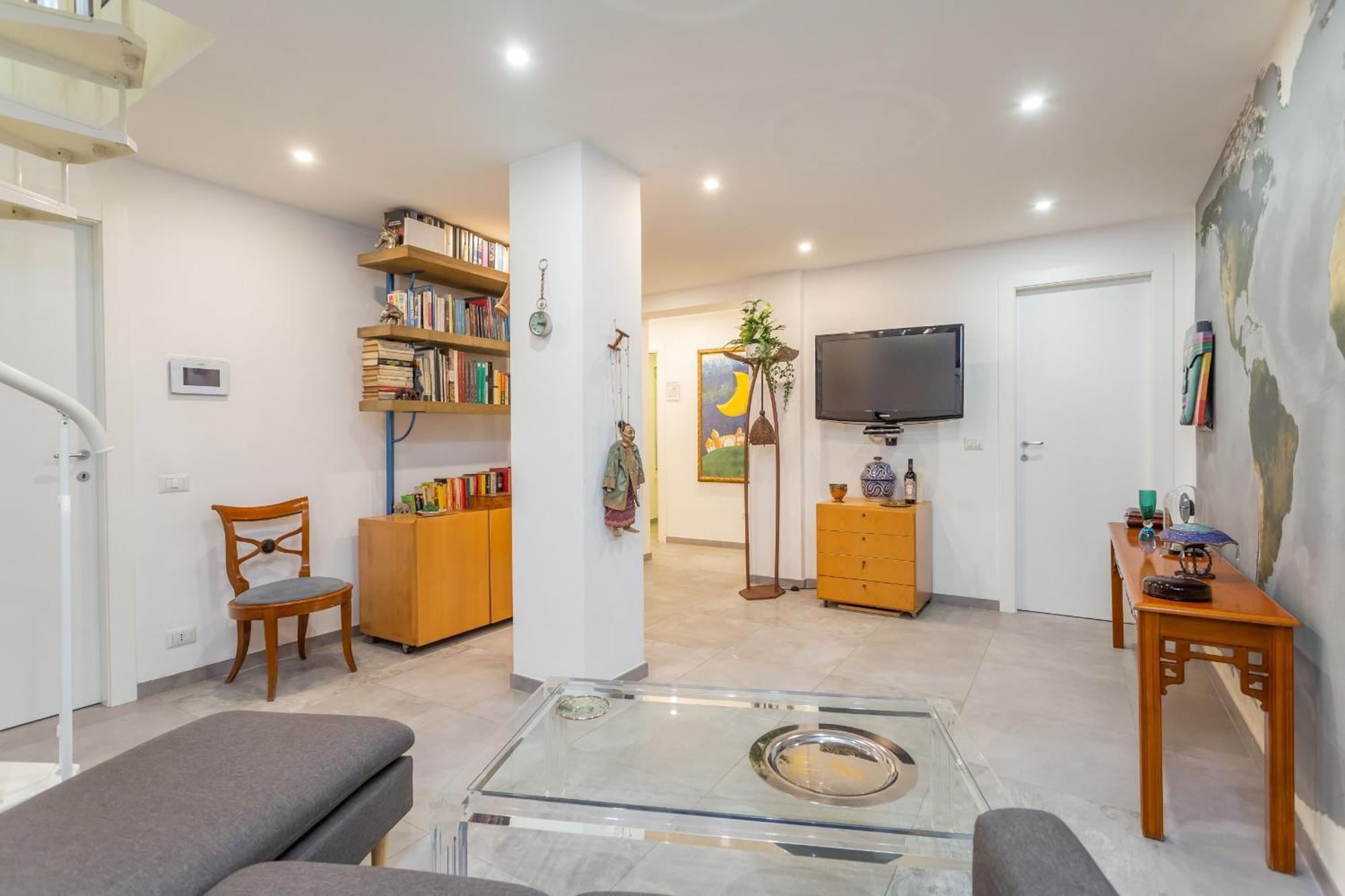 Apartment Spacious 4 Bdr With Parking Rom