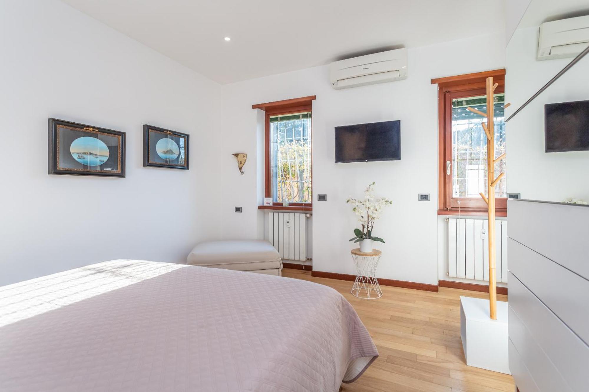 Spacious 4 Bdr With Parking Apartment *