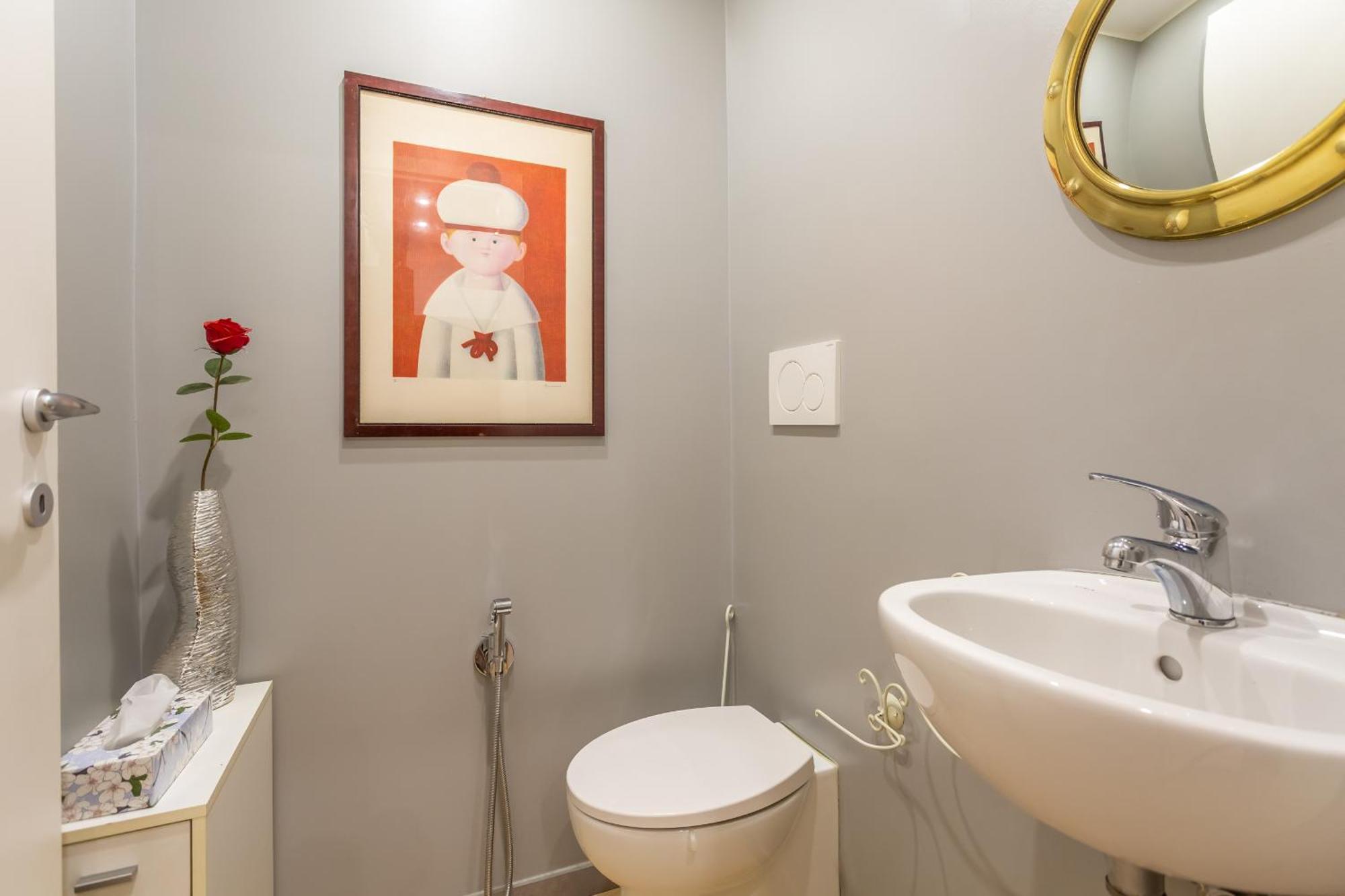 Apartment Spacious 4 Bdr With Parking