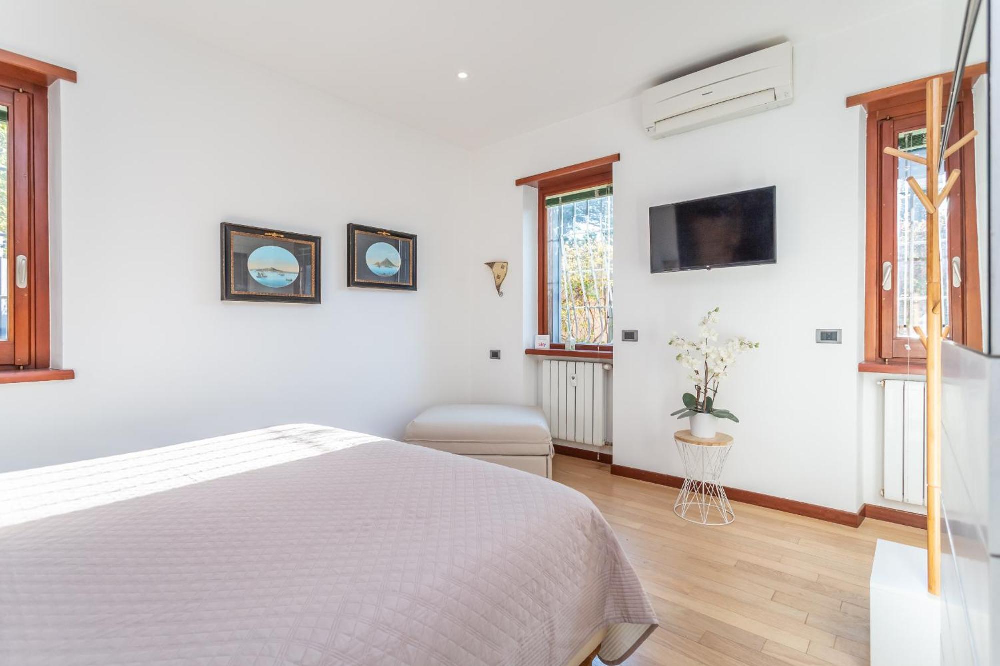 Apartment Spacious 4 Bdr With Parking *