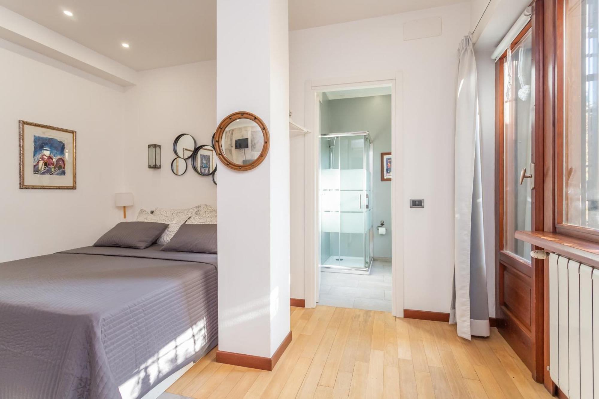 Spacious 4 Bdr With Parking * Rom